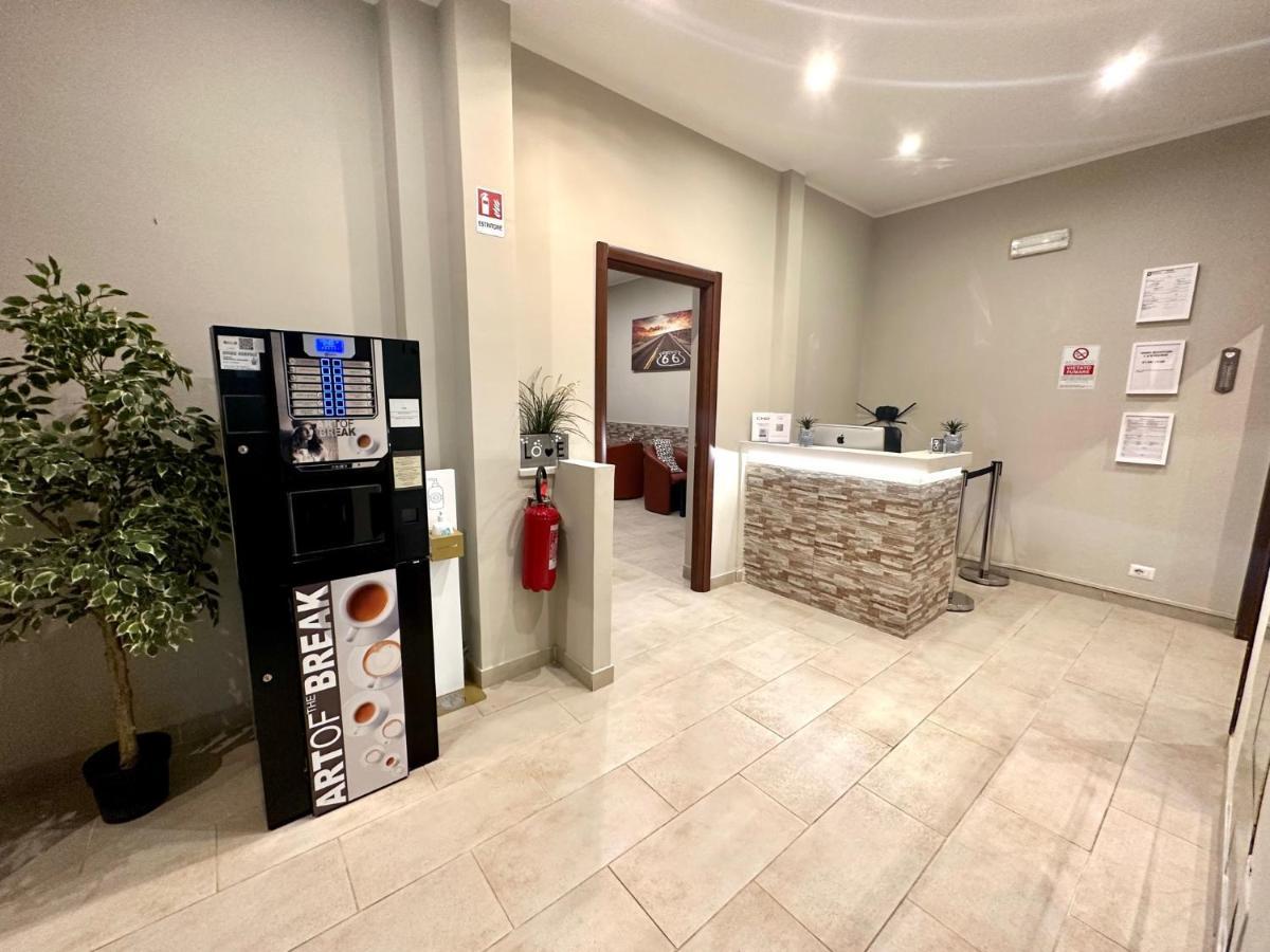 卡罗哥尔多尼酒店 米兰 外观 照片